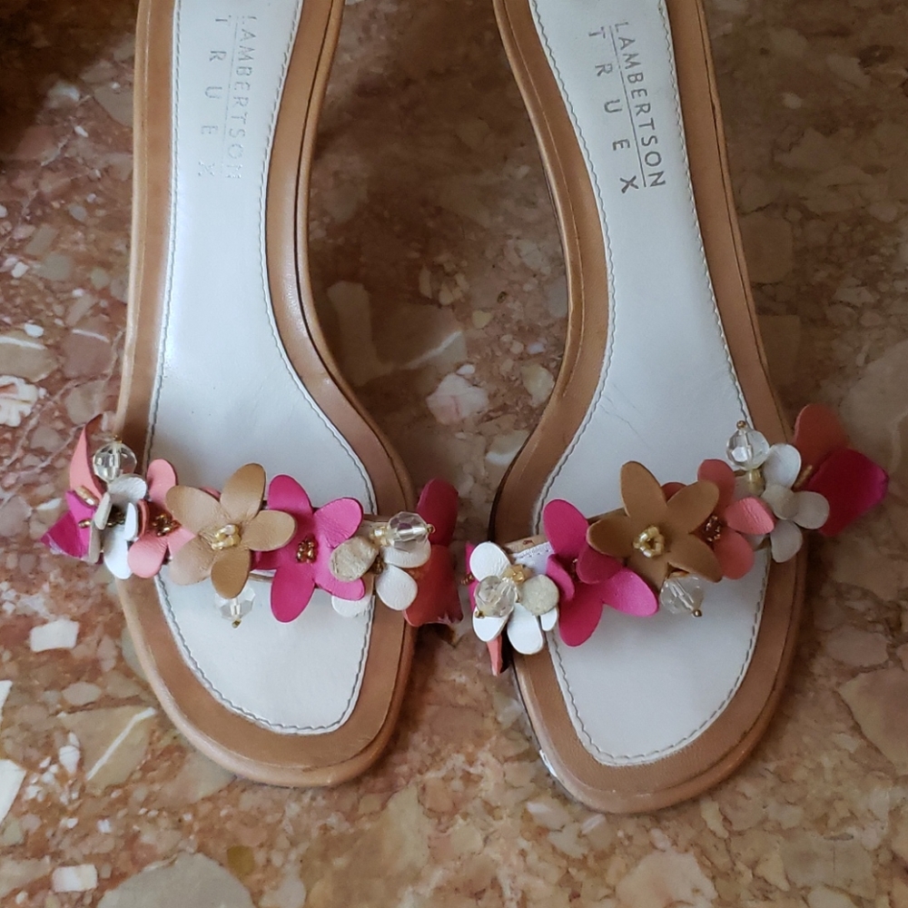 Sandals - Picture 15 of 16